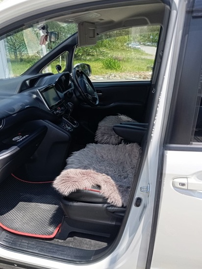 Прокат авто Toyota Voxy 2.0, 2015